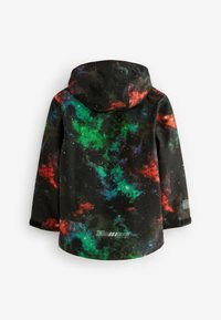 Veste noire avec un motif galaxie en vert, rouge et bleu. Comprend une capuche et un tissu texturé. Accents réfléchissants près de l'ourlet.