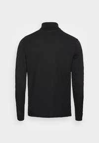 Schwarz, langärmliges Poloshirt mit umgeschlagenem Kragen, das eine glatte Textur und eine taillierte Silhouette aufweist. Keine sichtbaren Muster oder Akzente.