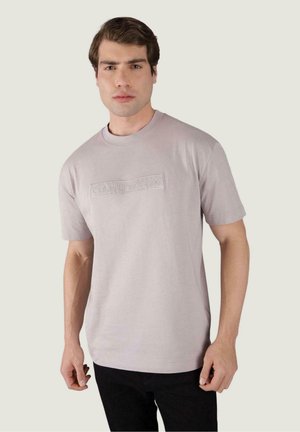 Calvin Klein Jeans, EMBROIDERED BOX TEE - Camiseta estampada - wisteria