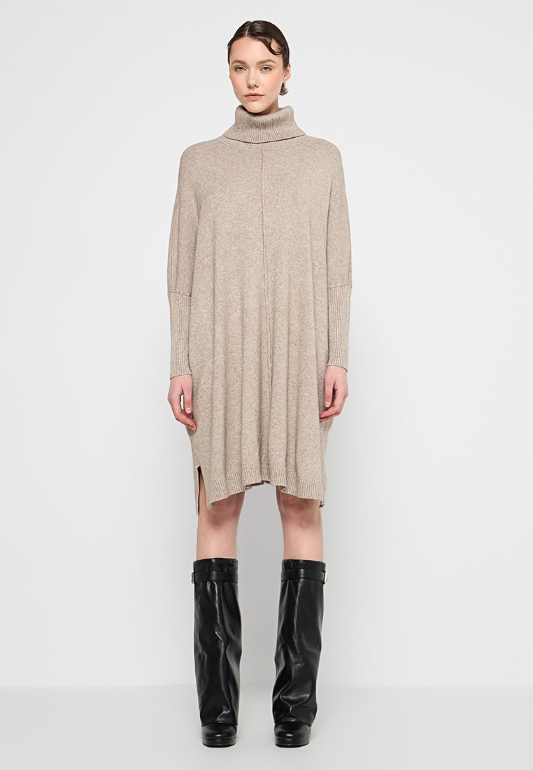 Apart Gebreide jurk beige Apart Gebreide jurk beige