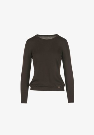 Maglione lavorato a maglia marrone scuro con scollatura rotonda, maniche lunghe e vita aderente. Logo del marchio discreto vicino all'orlo inferiore sinistro.