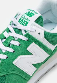 New Balance ML574 UNISEX - Sapatilhas - green