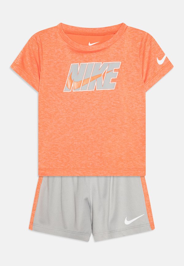 TEE SET - Shorts - light smoke gray