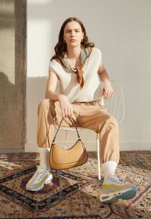 sail light marine olive aura ocean cube