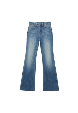 Modre kavbojke iz jeansa z visokim pasom in širokimi hlačnicami, s sprednjimi žepi in vidnimi bledenji na stegnih.