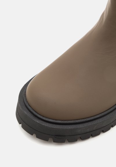 Il Gufo SHOES - Klasične gležnjače - dark beige