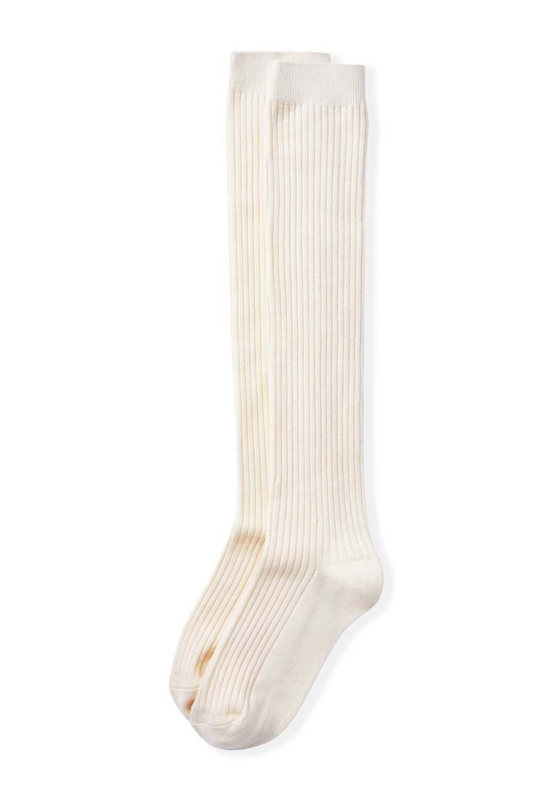 Calcetas color crema hasta la rodilla, hechas de algodón ribeteado, con una textura suave y un diseño clásico con sutiles rayas verticales.