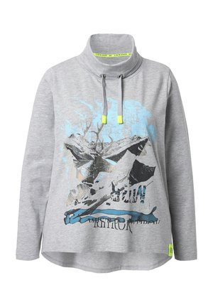 Sudadera gris de manga larga con cuello alto, cordón con acentos en neón y un estampado gráfico en azul y negro. Dobladillo curvado.