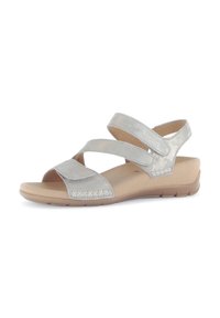 Zilveren sandalen met kruisbanden, gemaakt van zacht materiaal met een gestructureerde afwerking, voorzien van een gevoerde zool en minimale accentnaadtoeren.