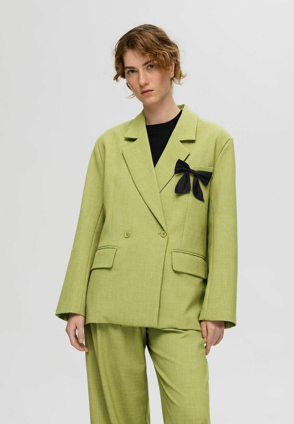 RELAXED FIT - Kurzmantel - cardamom seed