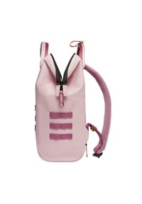 Zaino rosa con un design elegante, caratterizzato da una cerniera nera, spallacci regolabili e tre bande orizzontali di webbing sul lato per attacchi.