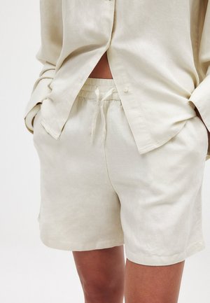 Shorts - cream