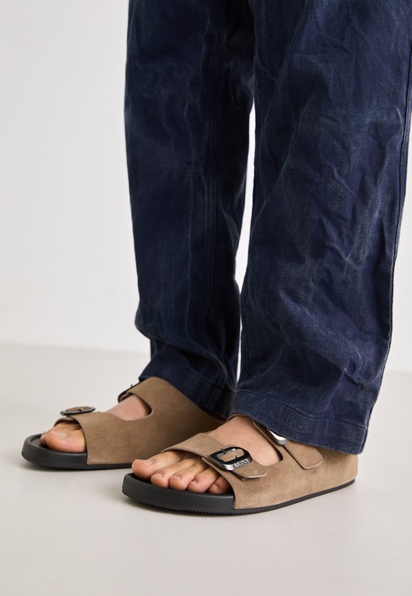 KENNEBUNK - Sandals2