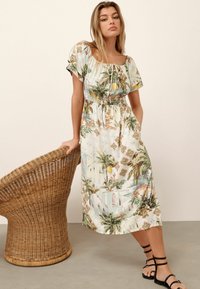 Next SUMMER - REGULAR FIT - Hverdagskjole - white palm tree print