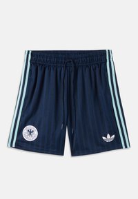 Tengerészkék atlétikai rövidnadrág világoskék oldalsávokkal, gumis derékrésszel és húzózsinórral, valamint két logóval minden láb szegélye közelében.