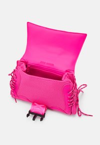 Steve Madden BDIEGO - Rankinė - neon pink