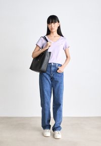 Calvin Klein Jeans MONOLOGO V NECK TEE - Print T-shirt - lilac