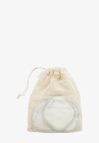 SKIN by Revolution REVOLUTION SKINCARE X SALI HUGHES MAKE UP REMOVER PADS - Makeup sponges & blenders