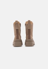 Tamaris Bottines à plateau - taupe