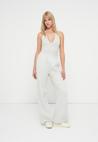 Abercrombie & Fitch SUNDAY WIDE LEG - Pantalones deportivos - grey