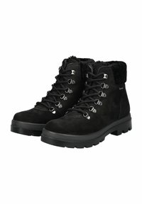 Botas de senderismo de ante negro con un cuello acolchado, ojales de metal y suelas de goma negra con un patrón de bandolera resistente.
