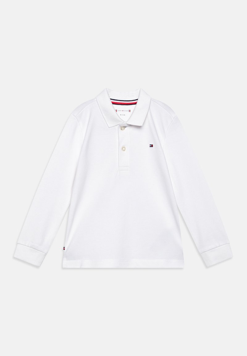 Polo à manches longues blanc en coton, doté d'un col, d'une patte de boutonnage à trois boutons et d'un logo discret sur la poitrine.