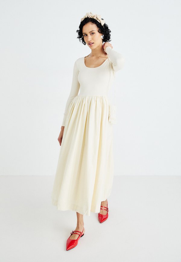 DARLING FITTED MIDI DRESS - Day dress - cream3