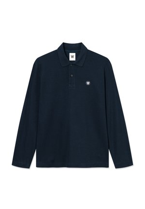 Polo majica s dugim rukavima, temno modre barve, narejena iz mešanice bombaža, z ovratnikom na gumbke, subtilnim teksturiranim vzorcem in majhnim logotipom na prsih.