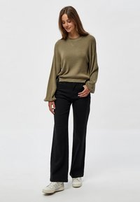 Desires DEFLORENCE FIVEPOCKET - Platėjantys džinsai - black