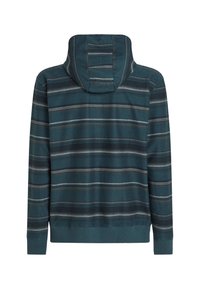 Trekker met capuchon in teal met horizontale strepen in grijs en marineblauw. De stof lijkt gestructureerd, met ribgebreide manchetten en zoom.