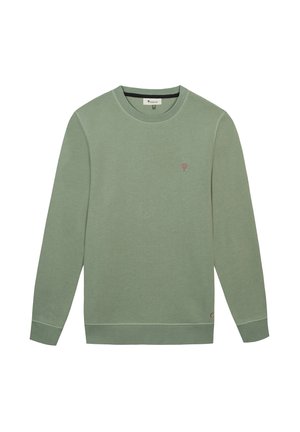 Sweat-shirt vert sauge à col rond avec manches longues, petit logo d'arbre brodé sur la poitrine gauche, et bordures côtelées aux poignets et à l'ourlet.