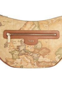Borsa a tracolla con stampa mappa, dotata di una tasca con zip in morbida pelle color marrone chiaro. La borsa ha una forma curva e uno sfondo beige tenue con immagini dettagliate della mappa.
