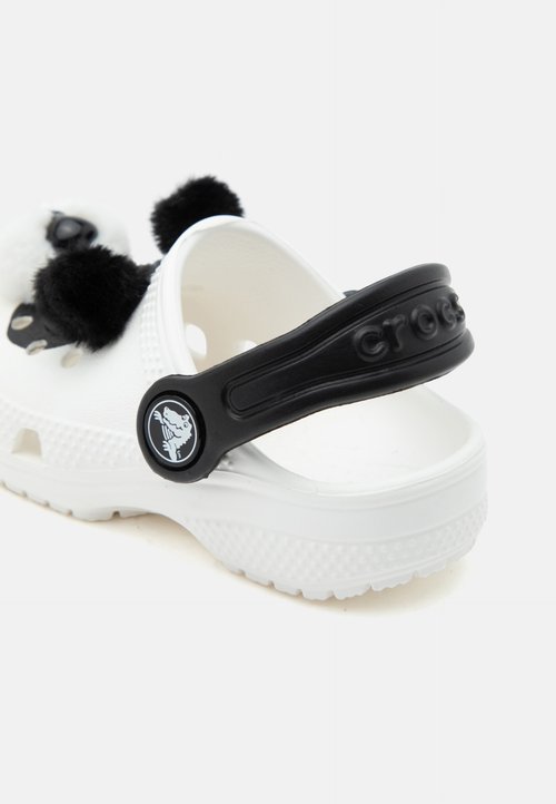 Crocs CLASSIC IAM PANDA - Slippers - white — foto 3