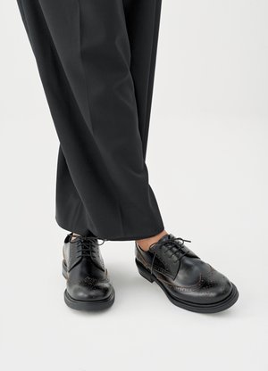 FREYA - Paeltega jalanõud - black