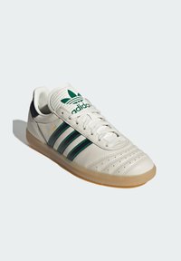 adidas Originals Tenisky - off white   core black   gum