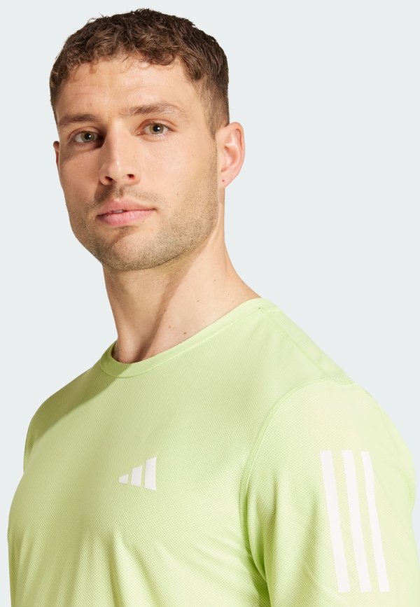 OWN THE RUN - Print T-shirt - pulse lime3