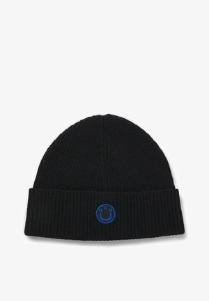 Zwarte gebreide muts met ribbeltextuur, voorzien van een blauw geborduurd smiley gezicht ontwerp en logo aan de voorkant.
