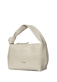 Sac à main en cuir tressé beige avec une poignée supérieure incurvée, fermeture éclair et un logo bien visible sur le devant. Texture lisse et forme robuste.