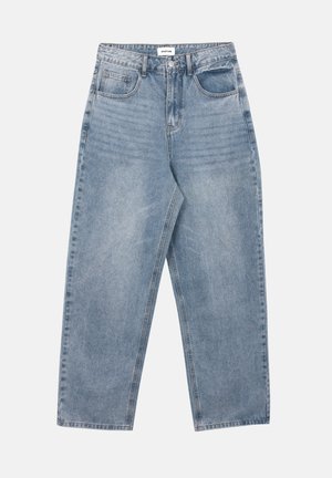 Lyseblå jeans med høy midje og rette ben, med frontlommer, beltestropper og knappelukking.