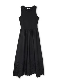 Schwarzes ärmelloses Kleid mit eng anliegendem Oberteil, fließendem Rock und aufwendiger Blumenstickerei am Saum. Hergestellt aus weichem, leichtem Stoff.