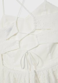 Stradivarius Robe de jour - white