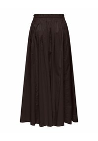 Pikk, tumepruun seelik, millel on kummikujuline kogutud vöökoht ja voolav, veidi kortsus kangapind.