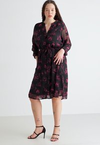 ONLY Carmakoma CARMELENA V NECK MIDI DRESS - Vestido de dia - fuchsia purple