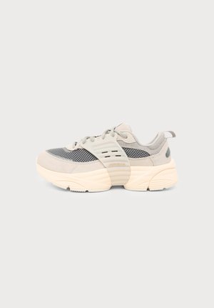Jordan, JORDAN TRUNNER - Sneakers - lt iron ore/legend md brown/smoke grey/chalk/phantom