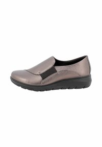 Scarpa slip-on grigio metallico con pannello elastico nero ai lati e suola nera spessa, progettata per comfort e uso informale.