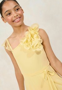 Lipsy REGULAR FIT - ONE SHOULDER CORSAGE - Koktélruha / Partiruha - buttermilk yellow