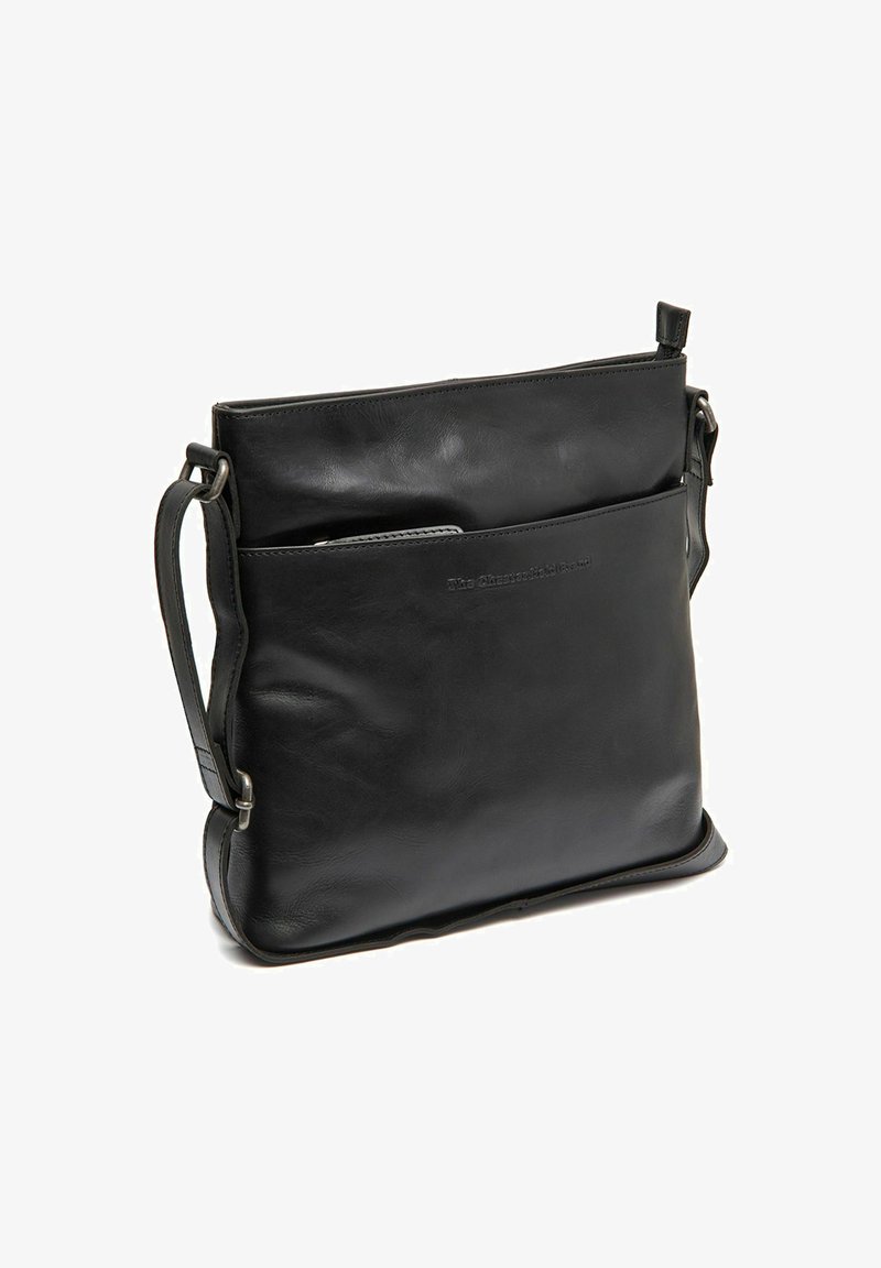 Borsa a tracolla in pelle nera con tracolla regolabile, tasca anteriore per smartphone e logo del marchio in rilievo discreto.