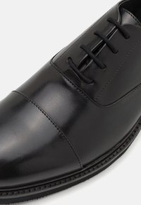 Thumbnail Image 6