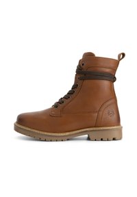 Bruine leren enkelboot met ronde neus, vetersluiting, bruine veters en een gestructureerde afwerking. Voorzien van een treklip en een rubberen zool met profiel.