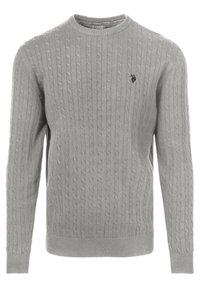 Jasnoszary sweter w splot kablowy wykonany z miękkiego materiału. Posiada okrągły dekolt, długie rękawy oraz małą emblemat na piersi. Teksturowane wykończenie.